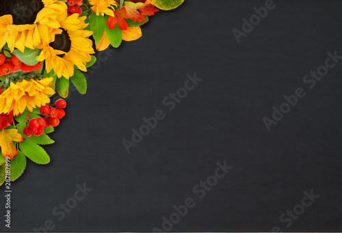 Decorative sunflowers and r...