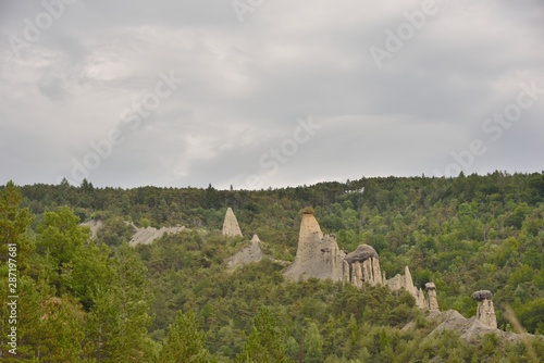 Les demoiselles coiffées de Pontis (Hautes-Alpes)