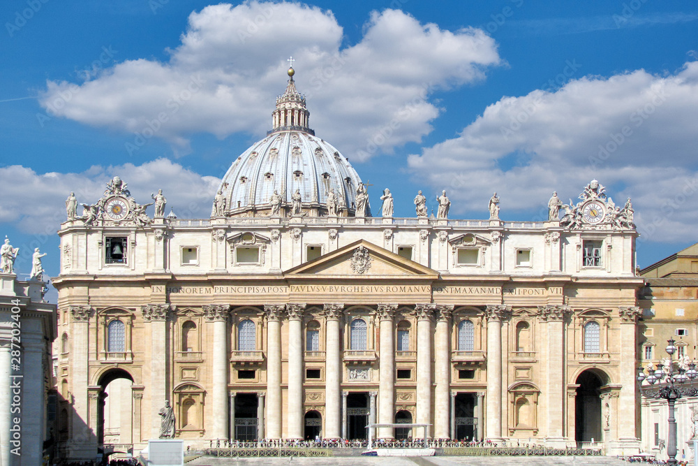 St. Peter's Cathedral — Catholic Cathedral, the Central building of the Vatican. View of the largest historical Christian Church in the world.