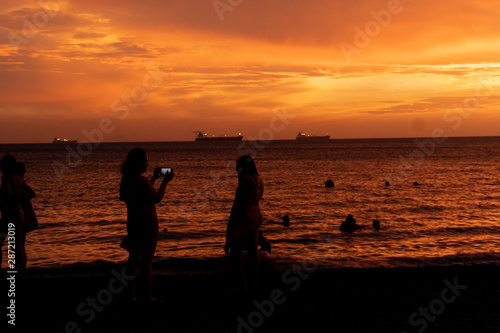 Atardecer en la playa de Santa Marta