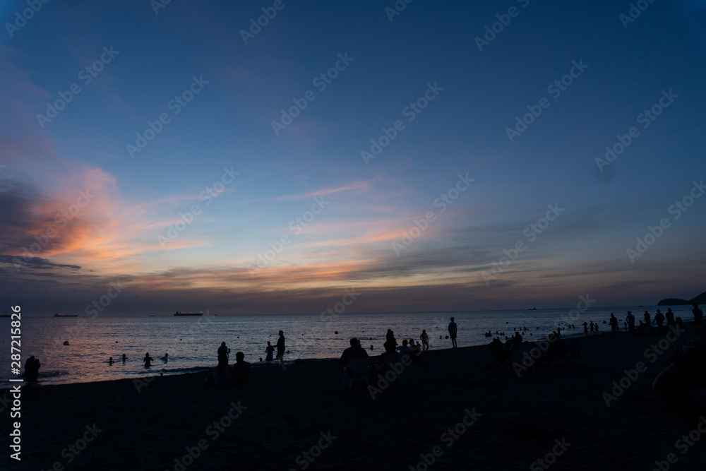 Atardecer en la playa Atardecer en la playa