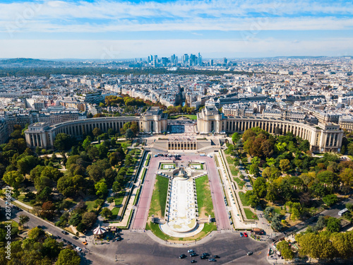 Palais de Chaillot in Paris photo