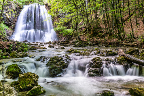 Josefsthaler Wasserf  lle - m  rchenhafter Wasserfall nahe dem Schliersee in Bayern