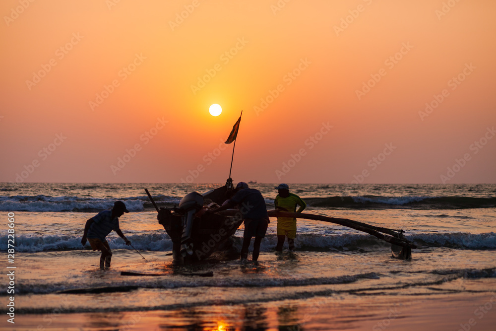 Fishermen with catch in Goa - obrazy, fototapety, plakaty 