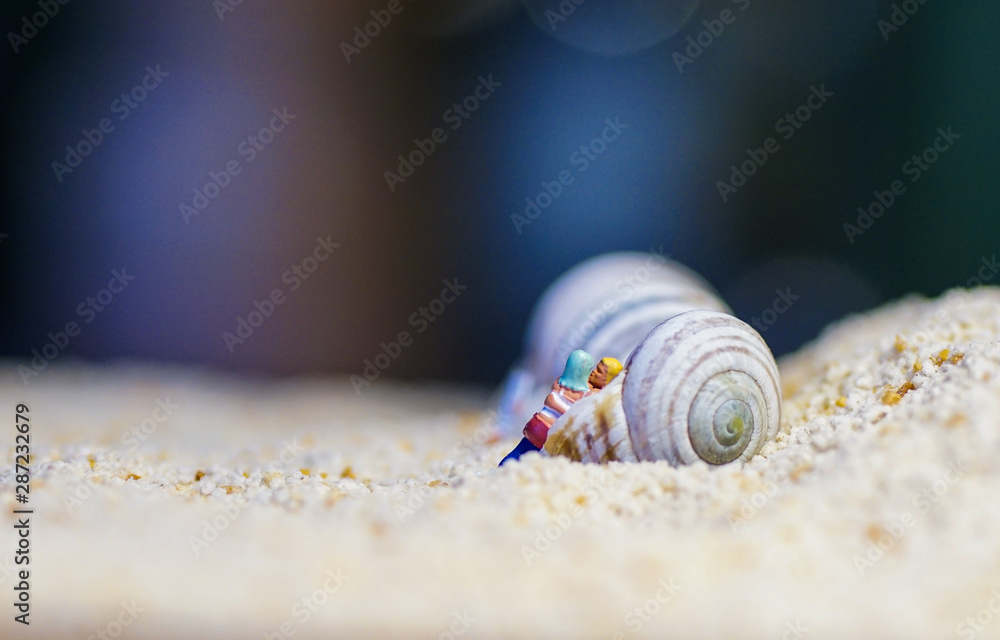 Liebespaar in der Strandmuschel