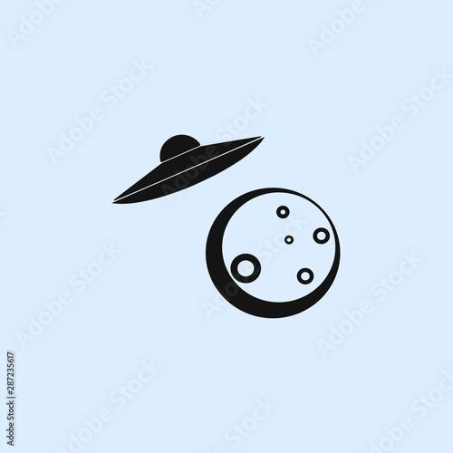 spaceship and moon icon. elements of space icon. signs, symbols collection, simple icon for websites, web design, mobile app