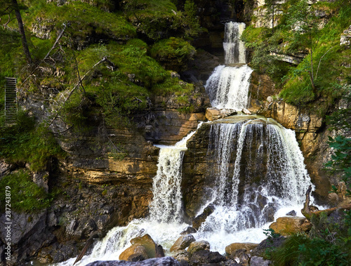 Die Kuhfluchtwasserf  lle  eine Gruppe von drei Wasserf  llen oberhalb von Farchant in Bayern. The Kuhflucht Waterfalls in south Bavaria  a beautiful series of three waterfalls near the Bavarian alps.