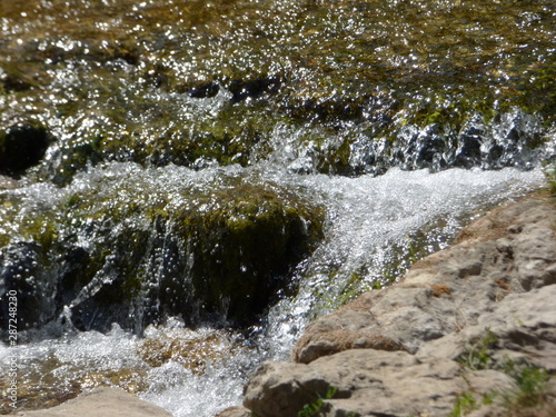 Agua con textura congelada