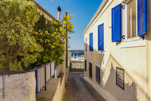 Fototapeta Naklejka Na Ścianę i Meble -  small authentic streets of Spetses island, Greece, Europe
