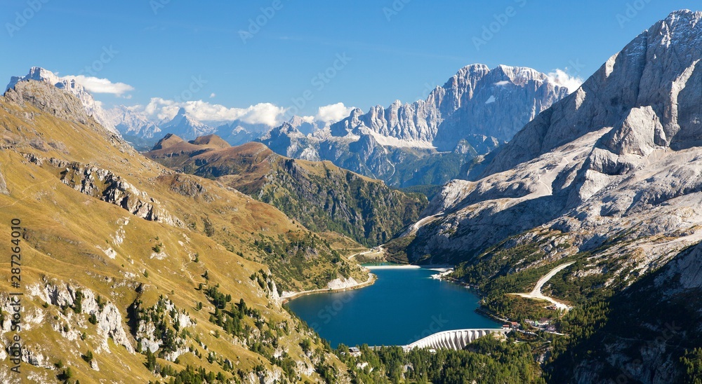 Obraz premium lago di Fedaia and mount Civetta