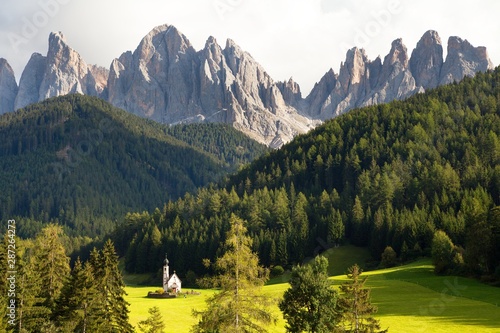 view of Geislergruppe or Gruppo dele Odle