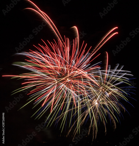 Allassac (Corrèze, France) - Feu d'artifice lors de la fête annuelle photo