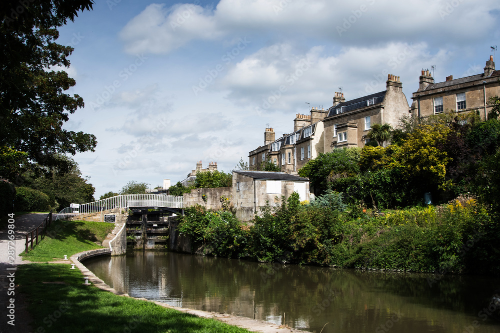 View of the Kennet and Avon Canal in Bath, Somerset, England, Europe