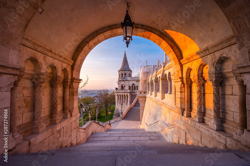 The north gate of the Fisherman's Bastion in Budapest - Hungary at morning Fototapet