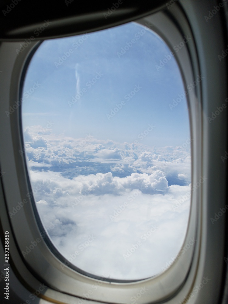Cotton clouds from the plane's eiumator Cotton clouds from the plane's eiumator