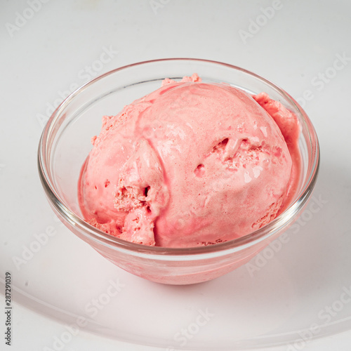 ice cream ball in the bowl
