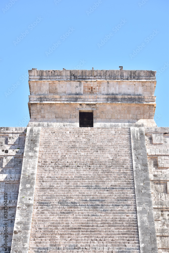 chichen itza ruins
