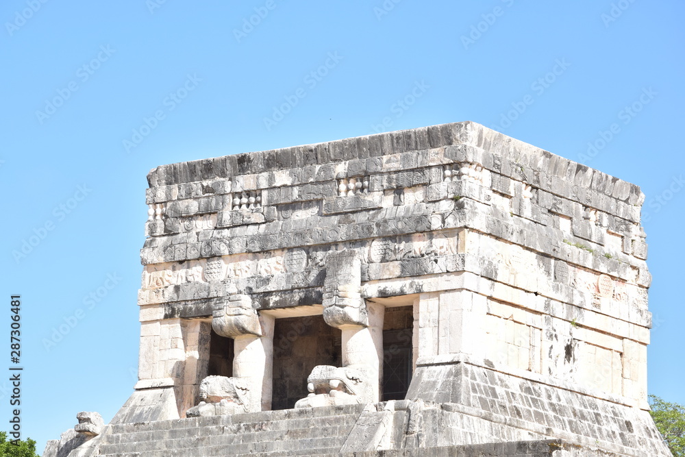 chichen itza ruins
