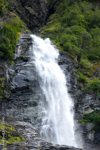 Fototapeta Naklejka Na Ścianę i Meble -  Geirangerfjord waterfall