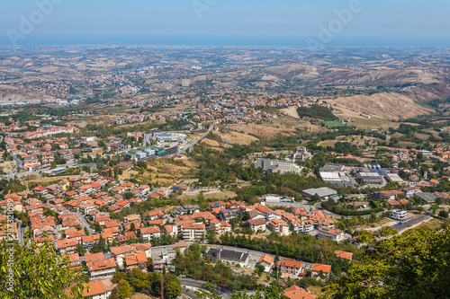 Fototapeta Naklejka Na Ścianę i Meble -  View from the fortress of San Marino to the surrounding settlements