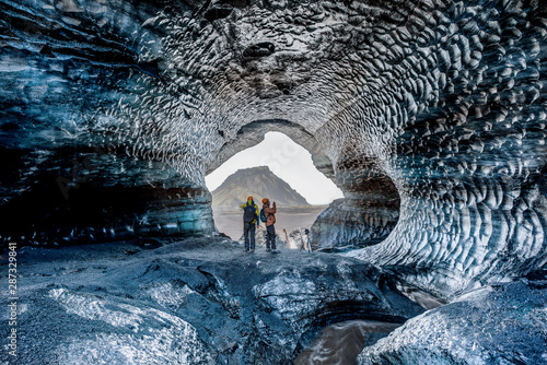 Blue crystal ice cave, unde...