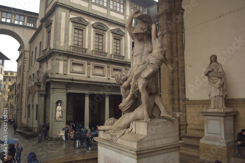 florence arch and sculpture