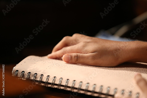 Hands on Braille