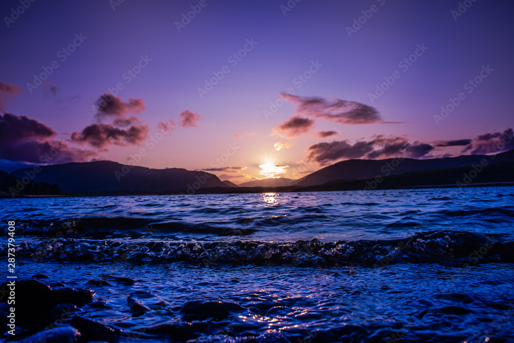 Naklejka premium Purple sunset