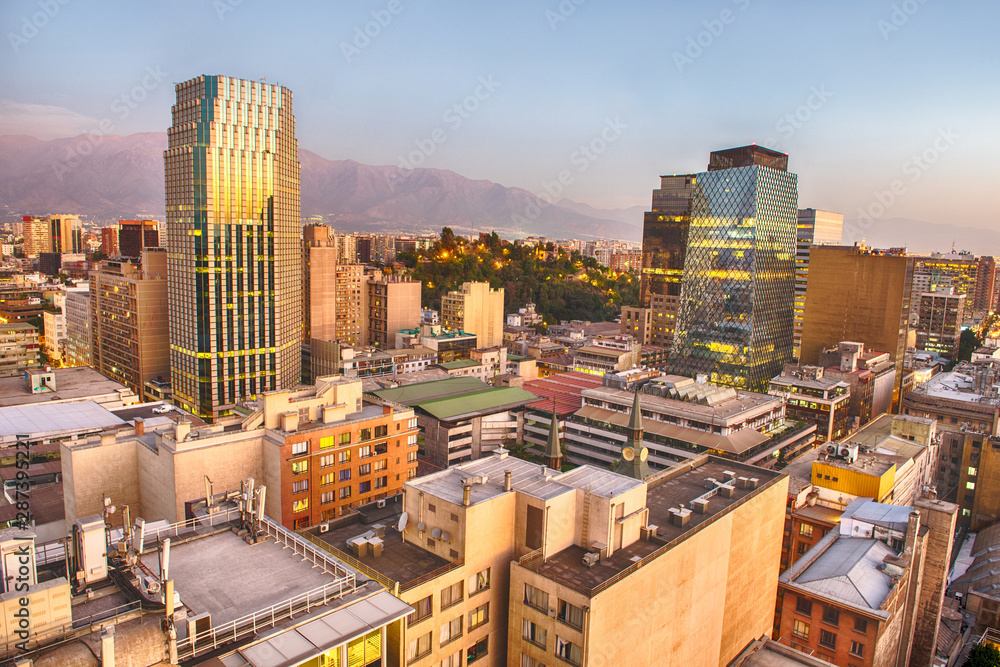 Fototapeta premium Evening panorama of Santiago de Chile