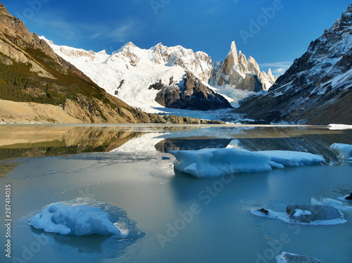 Fototapeta Naklejka Na Ścianę i Meble -  Cerro Torre. Amazing mountains in Patagonia, Argentina