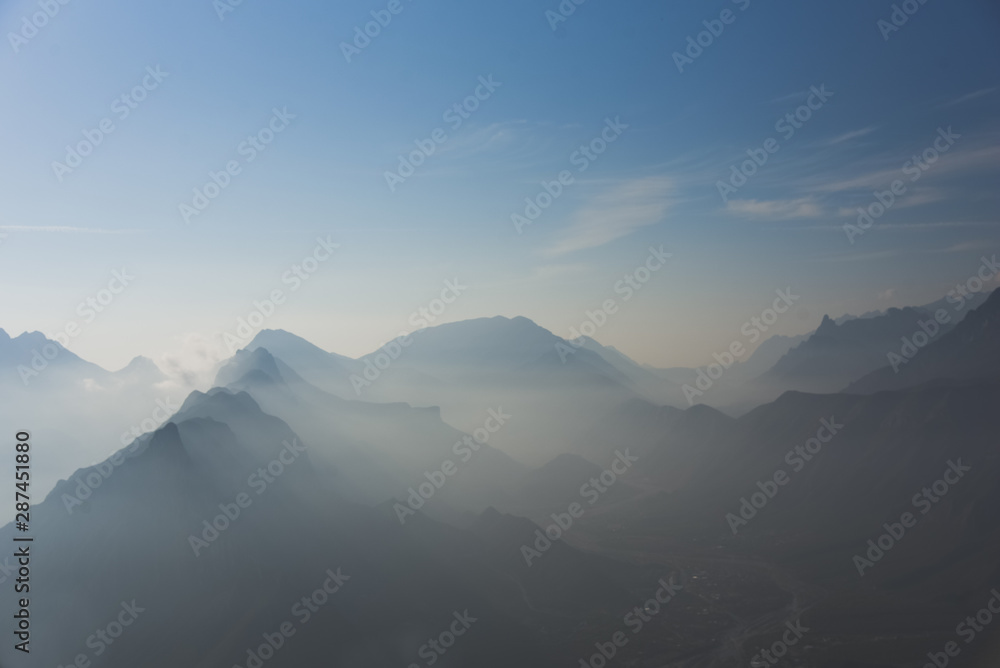 Obraz premium Montaña al amanecer hermoso paisaje en pico horcones monterrey