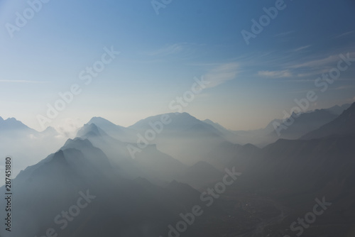 Fototapeta Naklejka Na Ścianę i Meble -  Montaña al amanecer hermoso paisaje en pico horcones monterrey