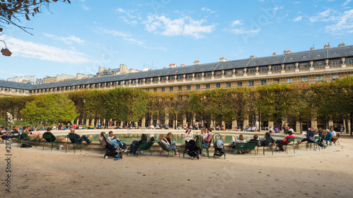 Photos Paris, France - October 2019: Fountain at Jardin du Palais Royal