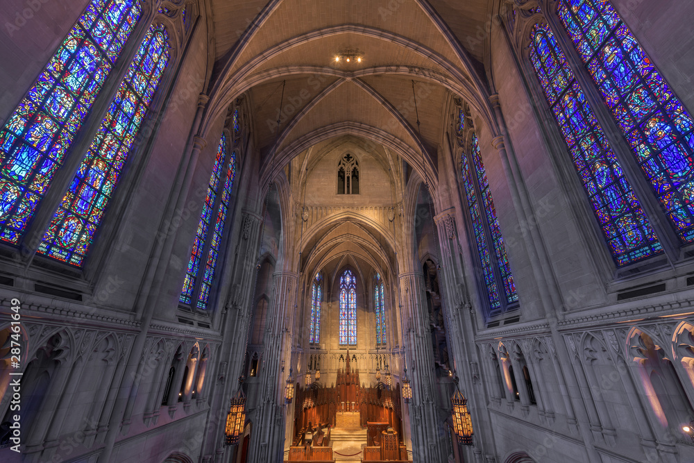 Fototapeta premium Heinz Memorial Chapel on the campus of the University of Pittsburgh in Pittsburgh, Pennsylvania