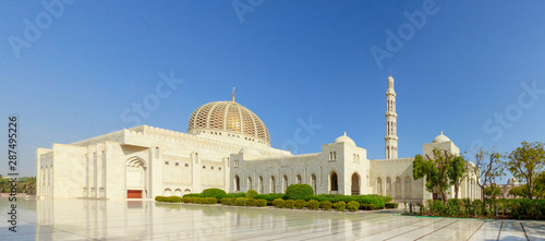 Sultan Qaboos Grand Mosque in Muscat (مسقط, Maskat) Sultanate of Oman