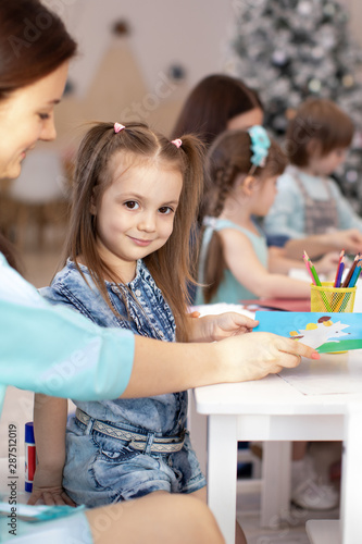 kids learning arts and craf...