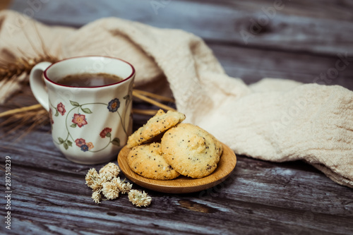 Thé à la camomille et petits biscuits sablés sans gluten