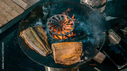 Seelachs auf dem Grill mit Plancha