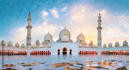 Fotografia Sheikh Zayed Grand Mosque in Abu Dhabi panoramic view