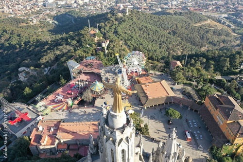 Tibidabo, Barcelona, Espagne, Parc d'attraction, Eglise, Christ vue par Drone