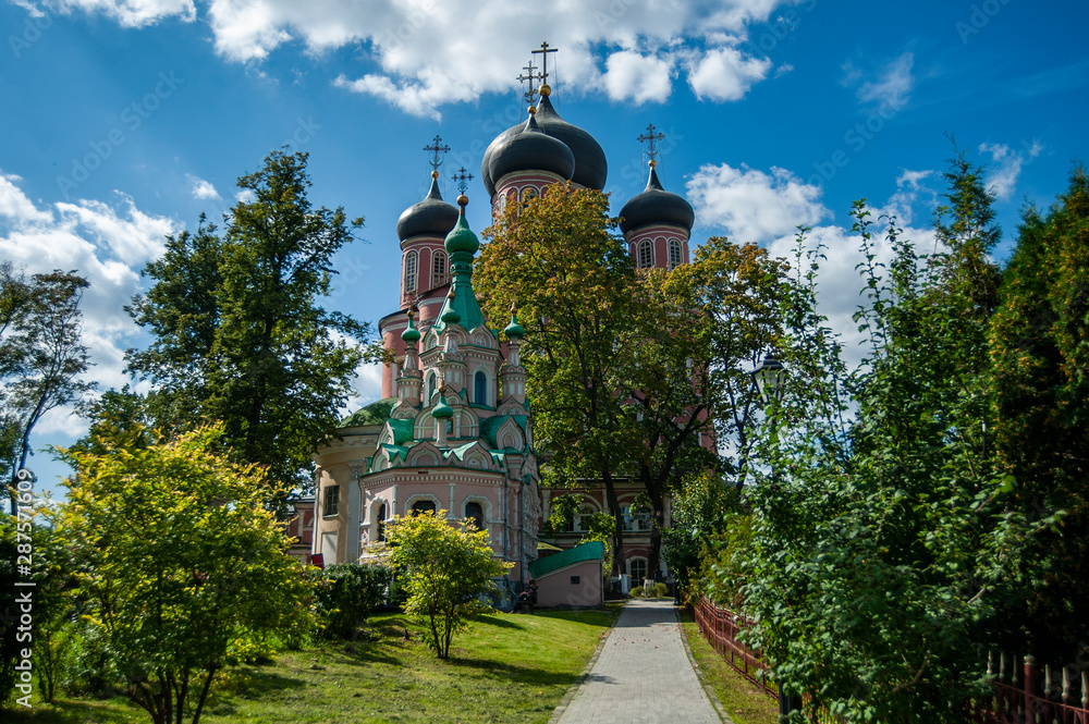 According to a centuries-old tradition, the monks themselves provide themselves with food, so the monastery garden is kept in exemplary order. According to a centuries-old tradition, the monks themselves provide themselves with food, so the monastery garden is kept in exemplary order.