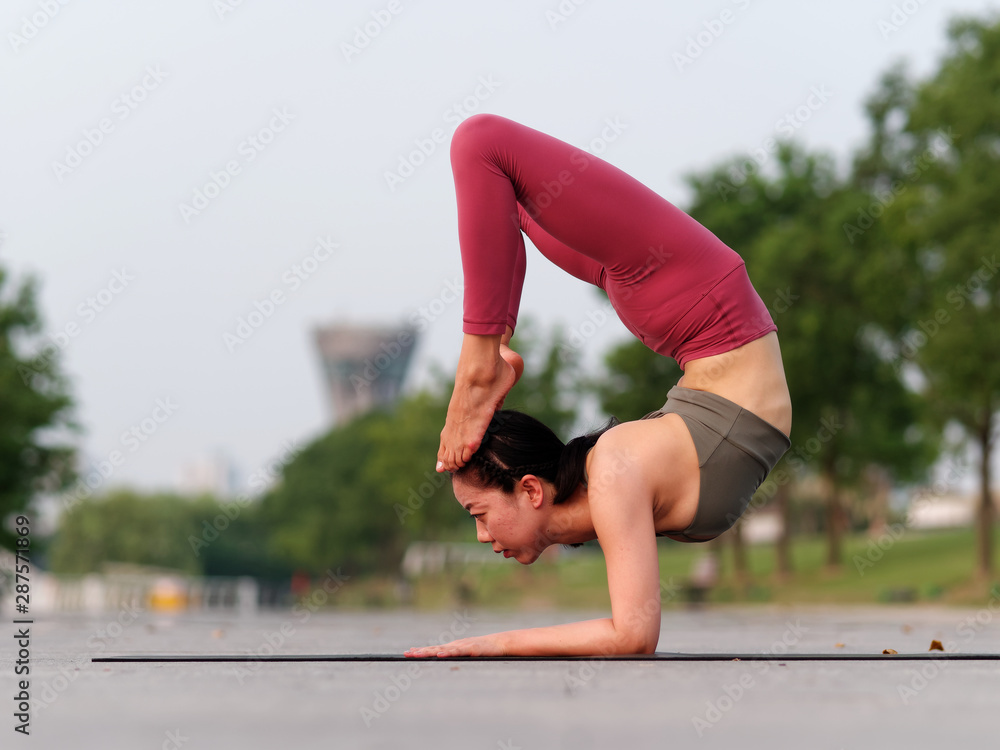 Young Faceless Woman Standing in Bhuja Vrischikasana Arm Balance Scorpion  Pose Stock Vector - Illustration of balance, position: 150658472