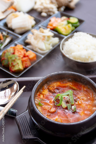 スンドゥブチゲ 韓国料理