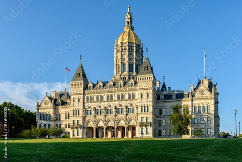 Connecticut State Capitol Building in daylight photo
