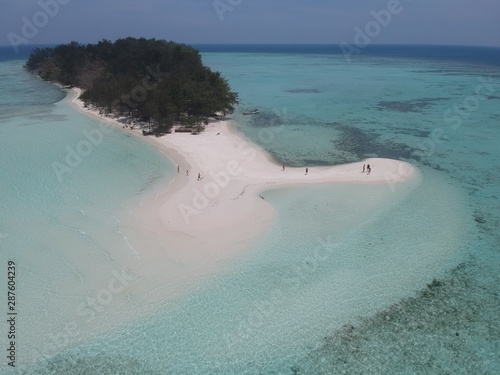 Isla paradisíaca vista aérea
