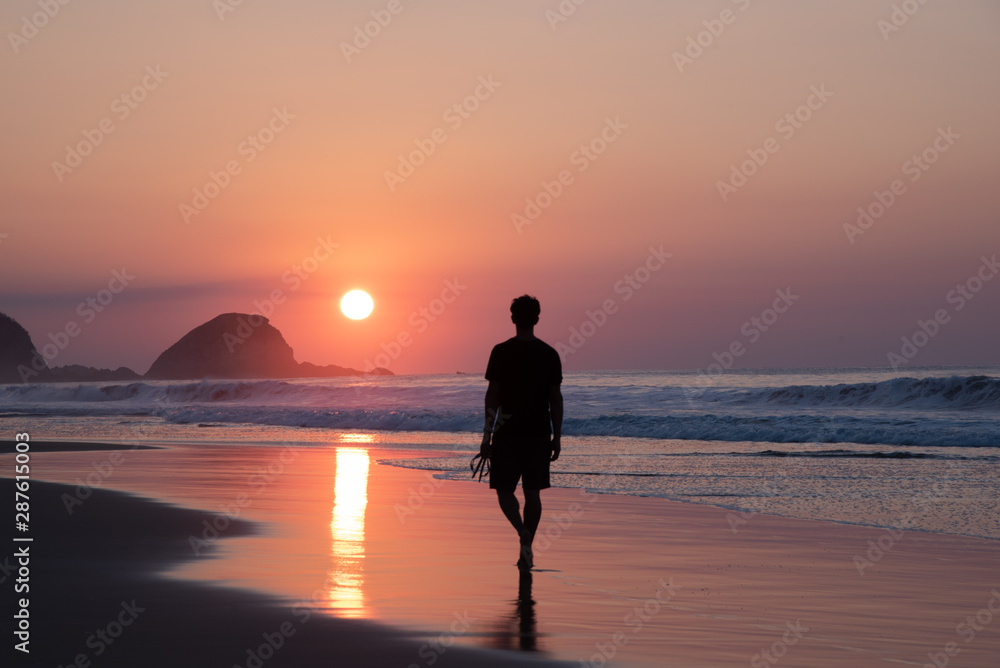 Amanecer en Zipolite, México