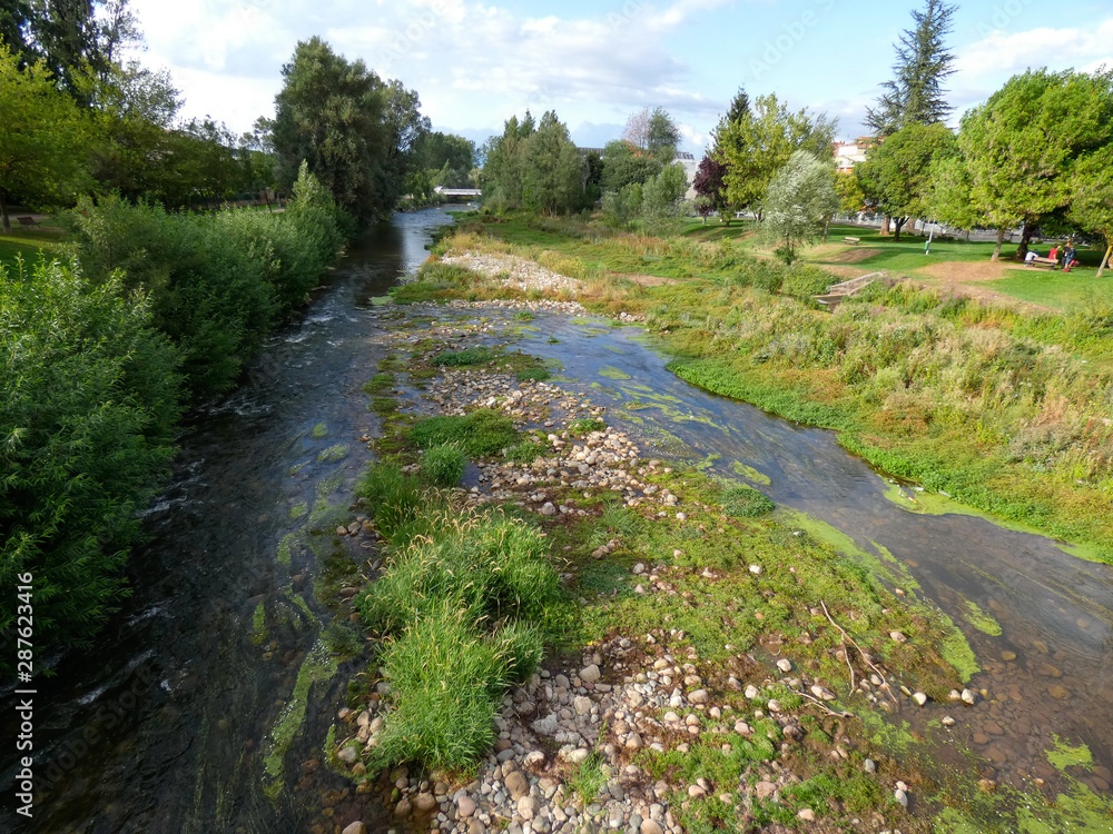 Río Najerilla a su paso por la población de Nájera; paso del camino de Santiego Río Najerilla a su paso por la población de Nájera; paso del camino de Santiego