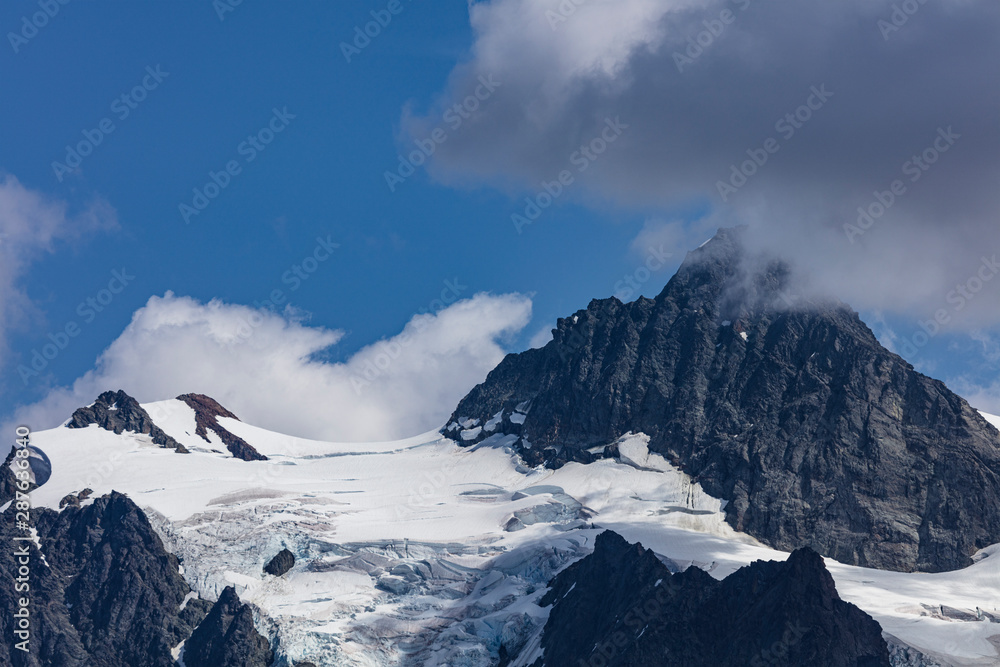 View of snow on the peak of Mount Shuksan from Artist Point