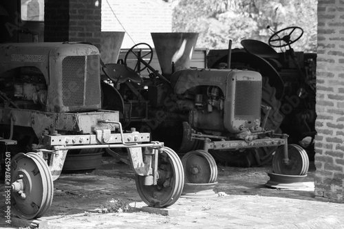 Konstfotografi tractor that was forgotten in time, and being corroded by rust, machines that we