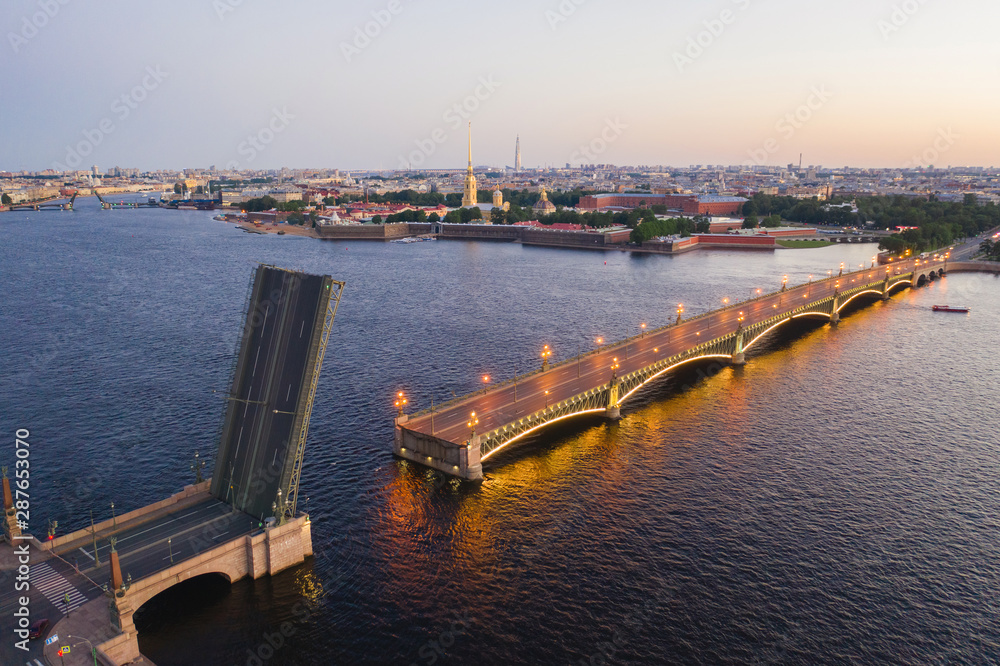 Obraz premium Petersburg Russia. Petersburg bridges. Trinity Bridge. White nights in Petersburg. Cities of Russia.